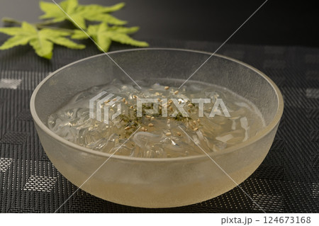 ところてん　夏の冷たいデザート 124673168