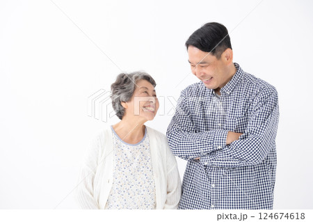 親子 母 息子 親子 母 息子 124674618