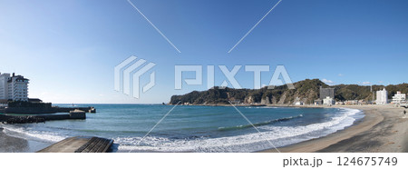 千葉県鴨川市内浦付近の海岸 千葉県鴨川市内浦付近の海岸 124675749