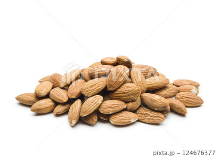Almonds 124676377