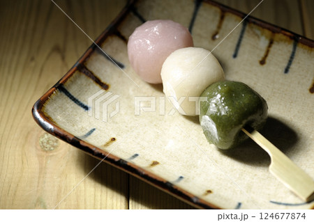 三色団子 124677874