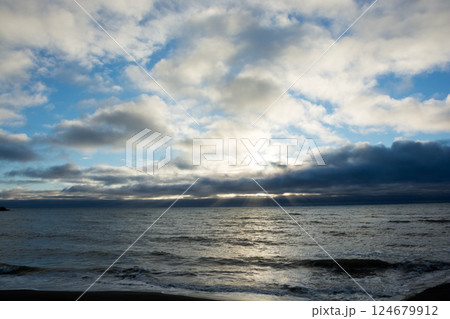 夕暮れの海 夕暮れの海 124679912