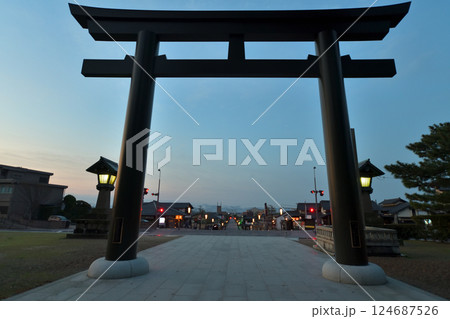 島根県 出雲大社 勢溜の大鳥居 早朝の風景 島根県 出雲大社 勢溜の大鳥居 早朝の風景 124687526