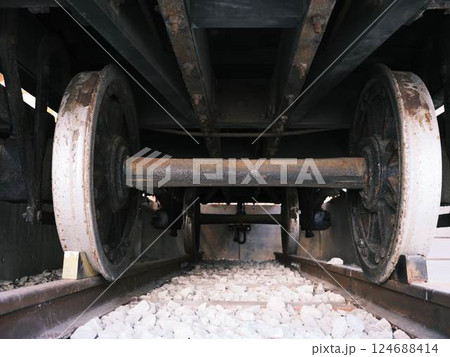 列車の車輪 124688414