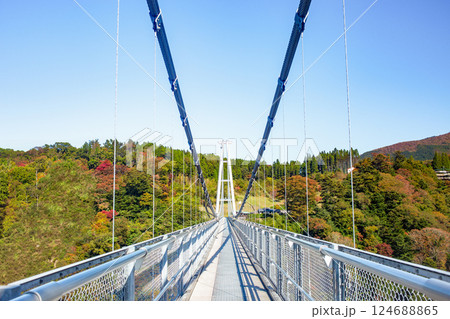紅葉と九重“夢”大吊橋 124688865