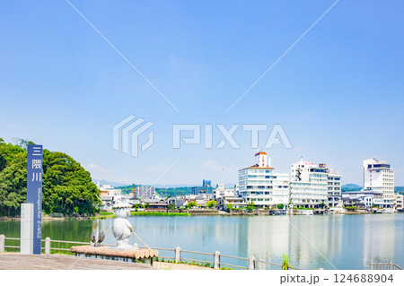 日田の三隈川と街並み 日田の三隈川と街並み 124688904