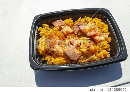 【大鍋】パエリア・イベリコ豚とキノコの料理 【大鍋】パエリア・イベリコ豚とキノコの料理 124689053