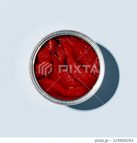 can of tinned roasted bell peppers 124689263