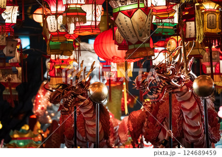 長崎中華街の龍踊り 124689459