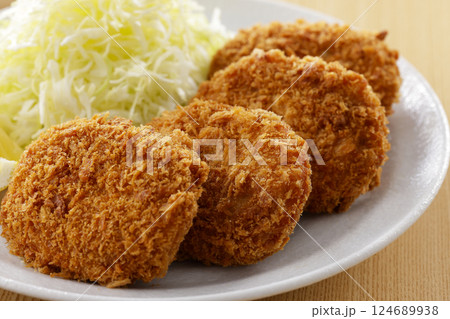 美味しい牛肉とじゃがいものコロッケ 124689938