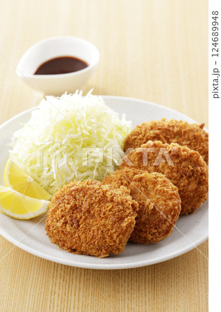 美味しい牛肉とじゃがいものコロッケ 124689948