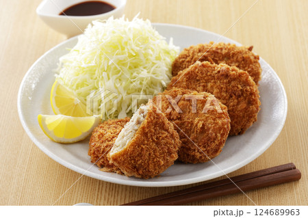 美味しい牛肉とじゃがいものコロッケ 124689963