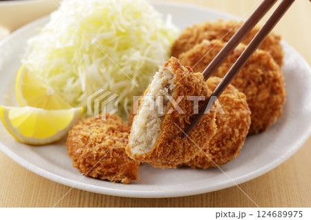 美味しい牛肉とじゃがいものコロッケ 美味しい牛肉とじゃがいものコロッケ 124689975