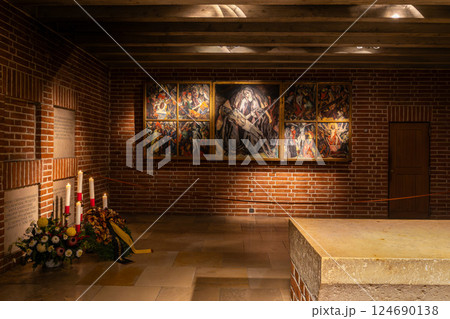 Indoor view of Frauenkirche church in Munich, Germany. Indoor view of Frauenkirche church in Munich, Germany. 124690138