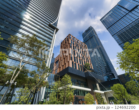 タイ・バンコクの複合施設「One Bangkok」の高層ビル群 124692200