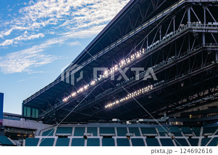エスコンフィールドHOKKAIDO(北海道北広島市Fビレッジ、北海道ボールパーク)の鉄骨トラス屋根 エスコンフィールドHOKKAIDO(北海道北広島市Fビレッジ、北海道ボールパーク)の鉄骨トラス屋根 124692616