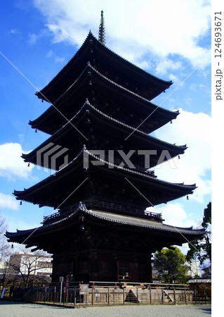京都府　東寺・五重塔（国宝） 京都市 南区 九条町　2022年2月 124693671