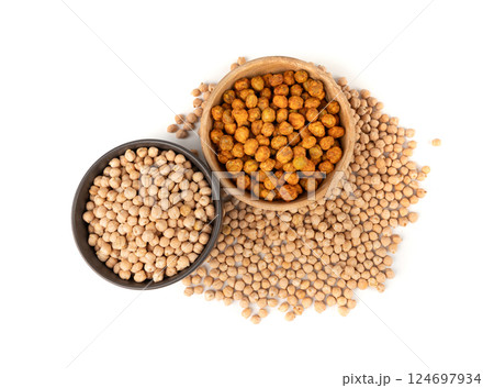 Roasted chickpeas, leblebi pile, spicy fried chana, crispy chick peas with mint and spices, east snack 124697934