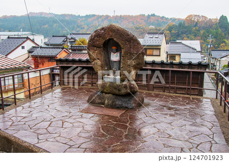 氷雨降る　おわら風の盆の八尾　おたや地蔵 124701923
