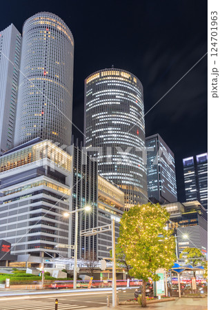 愛知_名古屋駅周辺の都市夜景風景 124701963