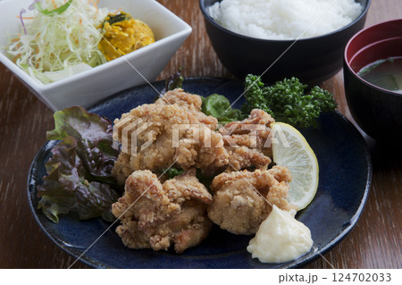 唐揚げ定食 124702033