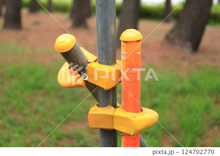 単管パイプとクランプ（クランプカバー） 124702770