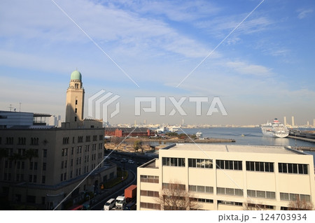 横浜三塔クイーンの塔の見える横浜の風景 124703934