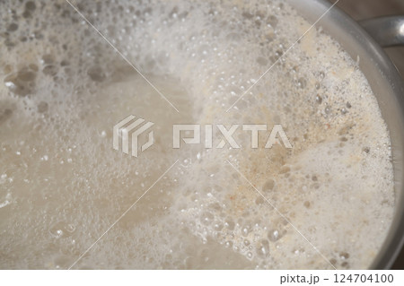 筍の下処理　アク抜きをする工程 124704100