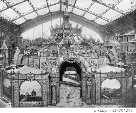 1900年 パリ万博 展示会場内部 1900年 パリ万博 展示会場内部 124704279