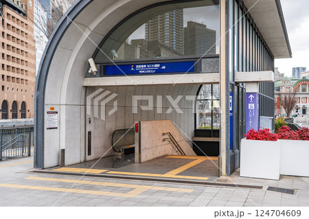 大阪市北区中之島　京阪電車中之島線　なにわ橋駅　4番出入口 124704609