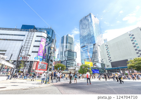 東京の都市風景　渋谷スクランブル交差点 124704710