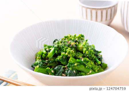 菜の花の辛子醤油和え 124704759