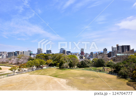 福岡城天守台から北東方面の展望　福岡城址　天守台 124704777