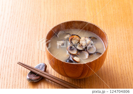 しじみの味噌汁 124704806