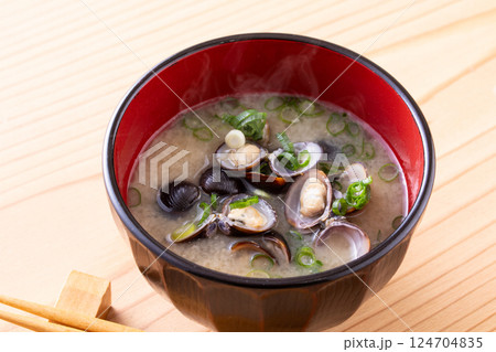 しじみの味噌汁 124704835