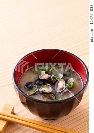 しじみの味噌汁 124704838