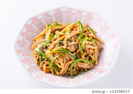 美味しそうな青椒肉絲 124706037