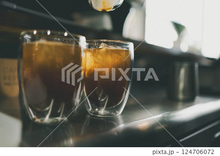 coffee shop coffee shop 124706072