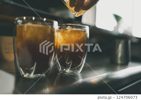 coffee shop coffee shop 124706073