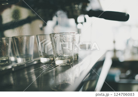 coffee shop coffee shop 124706083