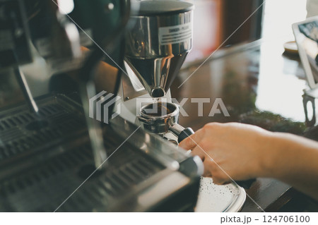 coffee shop 124706100