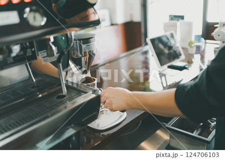 coffee shop 124706103