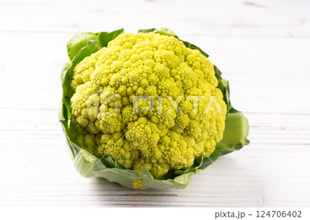 グリーンカリフラワー（マルケ・イタリア野菜） 124706402