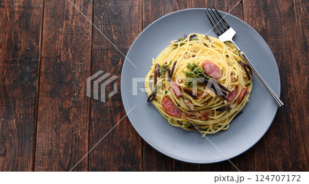 春の味覚 蕨のペペロンチーノ 124707172