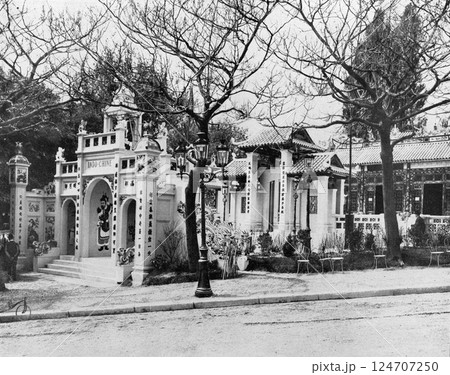 1900年　パリ万博　インドシナのパビリオン 124707250