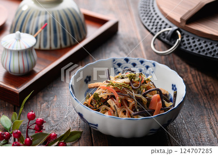 春の贅沢　蕨とこんにゃくの煮物 （ 常備菜 ） 124707285