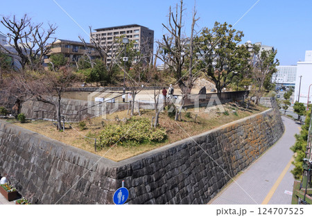 伊丹市 伊丹駅前の有岡城址 伊丹市 伊丹駅前の有岡城址 124707525
