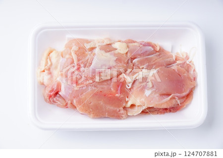 生の若鶏もも肉 124707881
