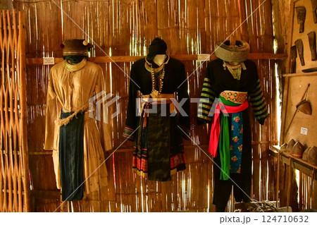 モン族衣装 124710632