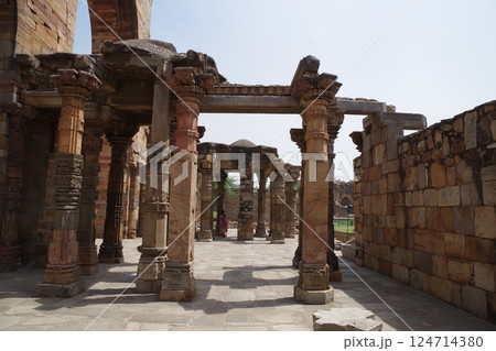 インド 世界遺産デリーのクトゥブ・ミナールとその建造物群 インド 世界遺産デリーのクトゥブ・ミナールとその建造物群 124714380